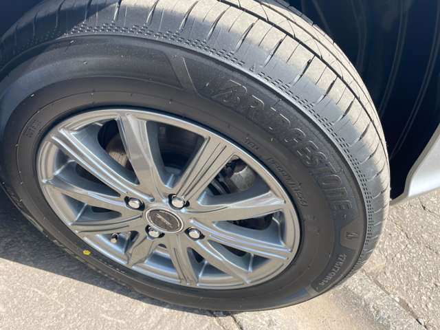 ヤリス1.5 X 4WD