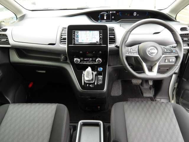 セレナ1.2 e-POWER ハイウェイスターV