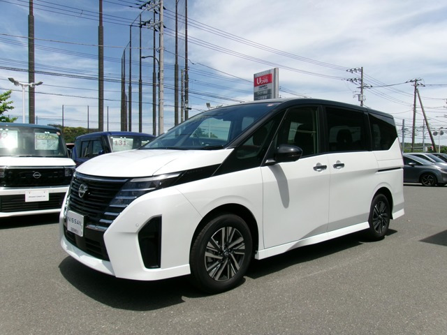セレナ1.4 e-POWER ハイウェイスターV