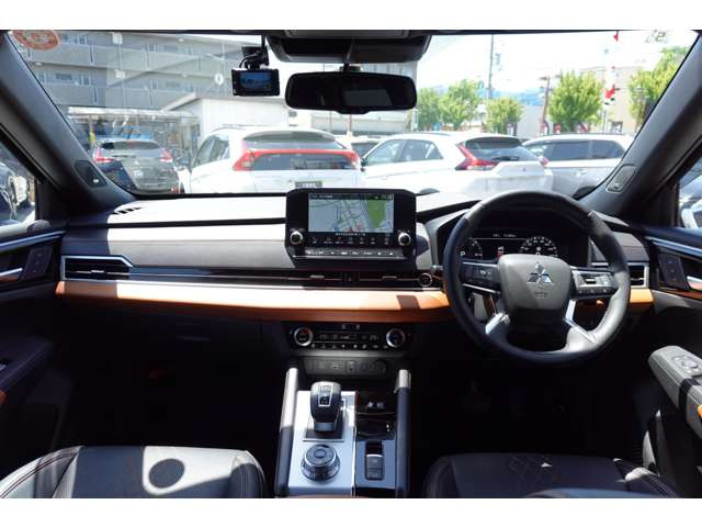 アウトランダーPHEV 2.4 P 4WD