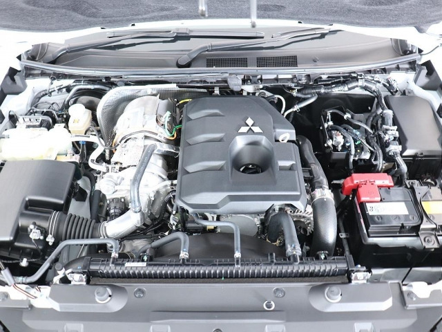 トライトン2.4 GSR ディーゼル 4WD