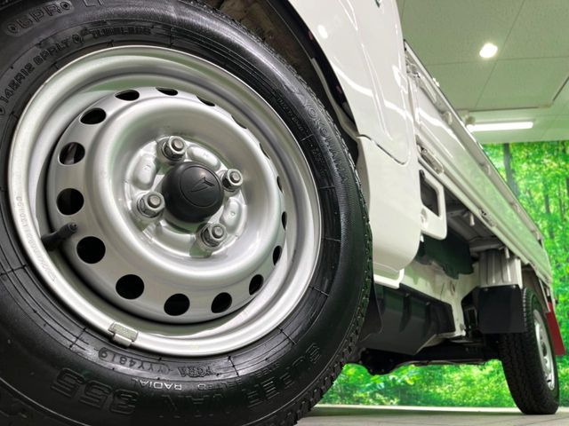�y����12�C���`�A���~�z�C�[���z�O�ςɃ}�b�`���������A���~�z�C�[���𑕒����Ă���܂��B�e��ЊO�A���~�z�C�[����A�X�^�b�h���X�^�C�����戵�����Ă���܂��B���񂲑��k����������