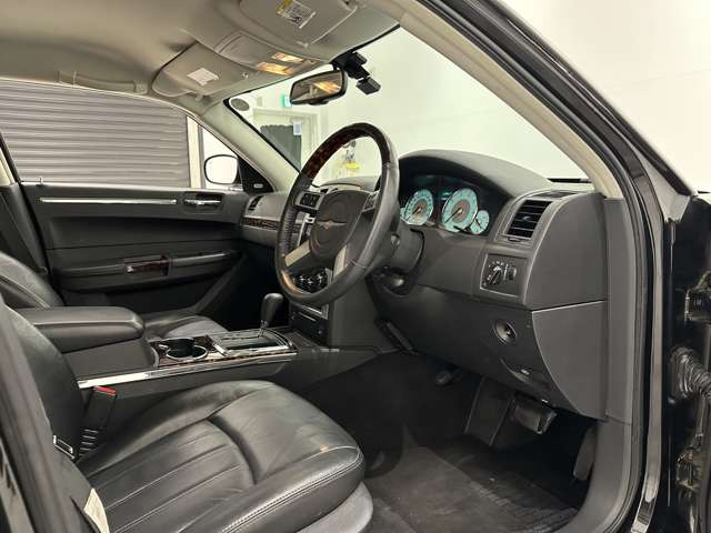 300C3.5
