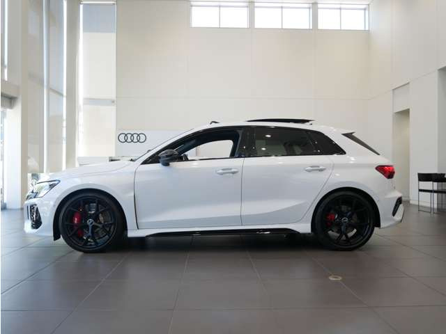 RS3スポーツバック2.5 4WD