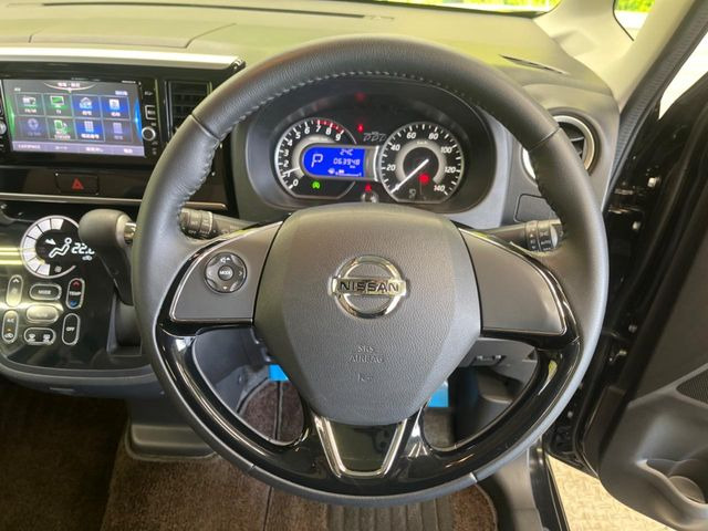 �y�G�}�[�W�F���V�[�u���[�L�z���s���ɑO���̎ԗ�����F�����A�Փ˂������Ȏ��͌x��ƃu���[�L�ŏՓˉ���Ɣ�Q�y�����A�V�X�g�B�����S�Ƀh���C�u�����y���݂��������܂��B