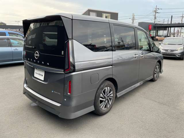 セレナ1.4 e-POWER ハイウェイスターV
