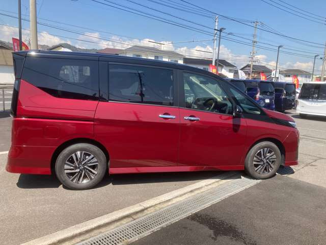 セレナ1.4 e-POWER ハイウェイスターV