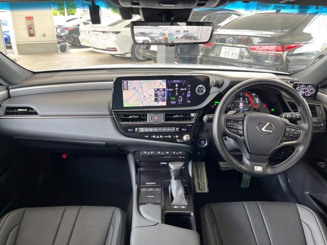 ES300h Fスポーツ
