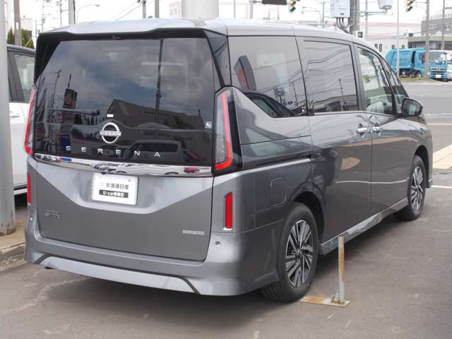 セレナ2.0 ハイウェイスターV 4WD
