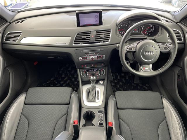 Q32.0 TFSI クワトロ 220PS Sラインパッケージ 4WD