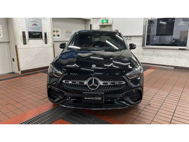 GLAクラスGLA200d 4マチック AMGラインパッケージ 4WD