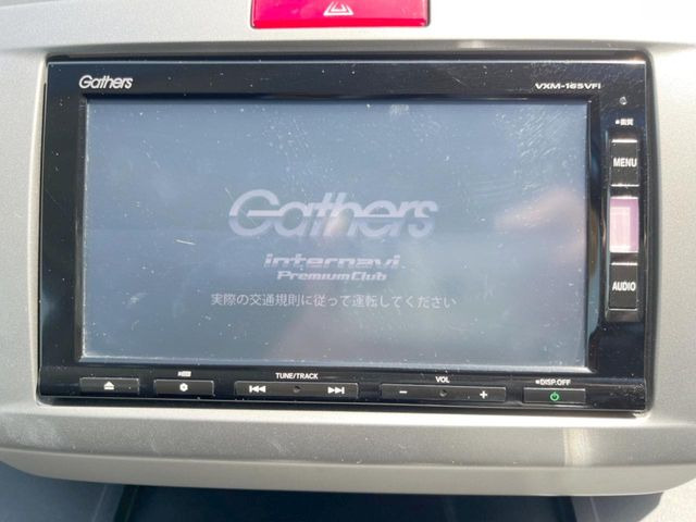フリードハイブリッド1.5 プレミアムエディション
