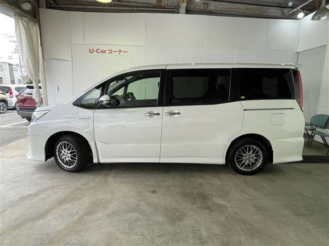 ノア1.8 ハイブリッド Si W×B II