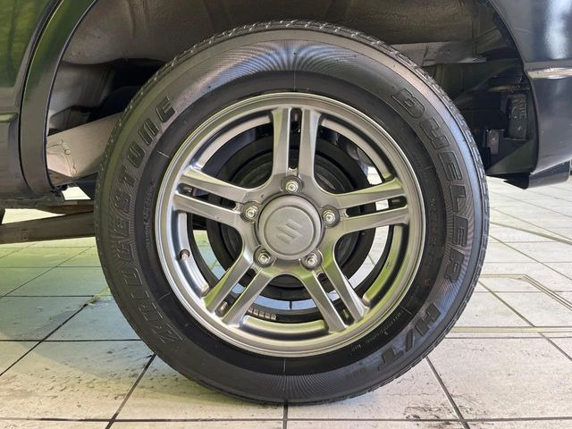 �y����16�C���`�A���~�z�C�[���z�O�ςɃ}�b�`���������A���~�z�C�[���𑕒����Ă���܂��B�e��ЊO�A���~�z�C�[����A�X�^�b�h���X�^�C�����戵�����Ă���܂��B���񂲑��k����������