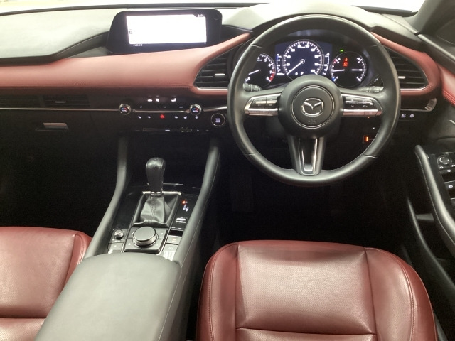 MAZDA3ファストバック2.0 X バーガンディ セレクション 4WD