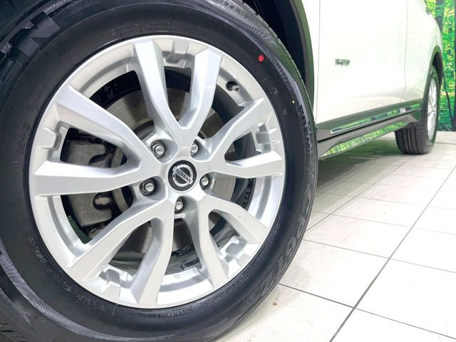 �y���������C���`�A���~�z�C�[���z�O�ςɃ}�b�`���������A���~�z�C�[���𑕒����Ă���܂��B�e��ЊO�A���~�z�C�[����A�X�^�b�h���X�^�C�����戵�����Ă���܂��B���񂲑��k����������