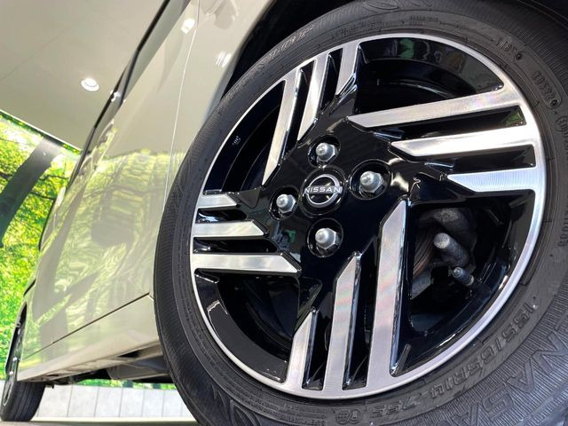 �y����14�C���`�A���~�z�C�[���z�O�ςɃ}�b�`���������A���~�z�C�[���𑕒����Ă���܂��B�e��ЊO�A���~�z�C�[����A�X�^�b�h���X�^�C�����戵�����Ă���܂��B���񂲑��k����������