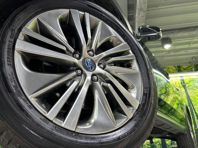 �y����18�C���`�A���~�z�C�[���z�O�ςɃ}�b�`���������A���~�z�C�[���𑕒����Ă���܂��B�e��ЊO�A���~�z�C�[����A�X�^�b�h���X�^�C�����戵�����Ă���܂��B���񂲑��k����������