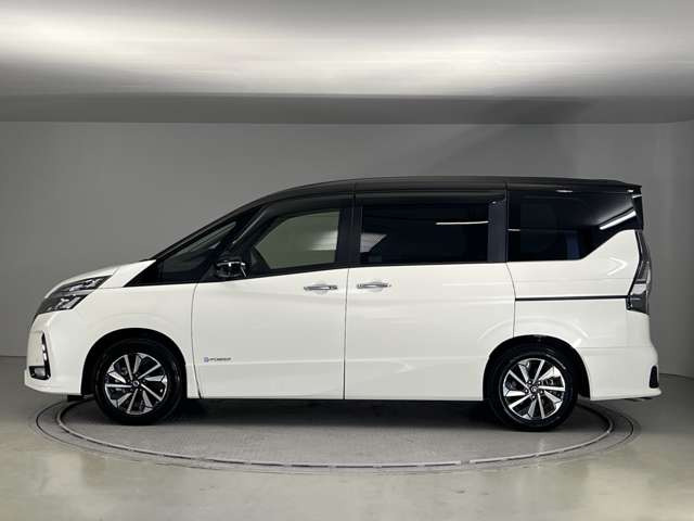 セレナ1.2 e-POWER ハイウェイスターV
