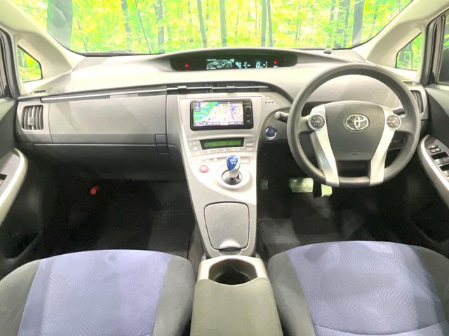 プリウス1.8 S