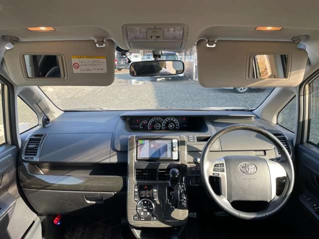 ヴォクシー2.0 X Lエディション ウェルキャブ スロープタイプI 車いす1脚仕様車 4WD