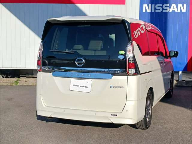 セレナ1.2 e-POWER XV