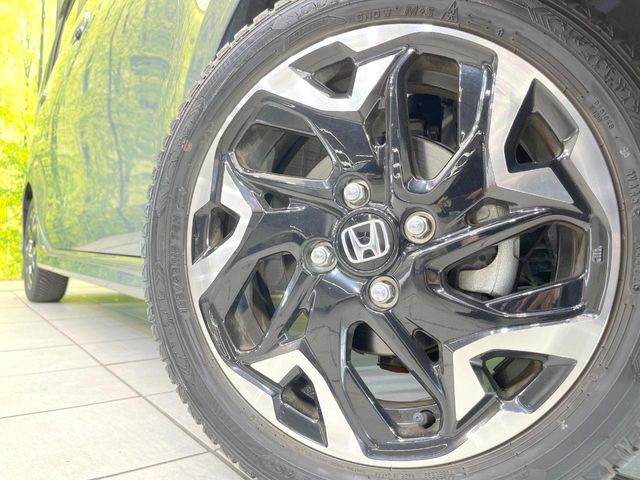 �y����15�C���`�A���~�z�C�[���z�O�ςɃ}�b�`���������A���~�z�C�[���𑕒����Ă���܂��B�e��ЊO�A���~�z�C�[����A�X�^�b�h���X�^�C�����戵�����Ă���܂��B���񂲑��k����������