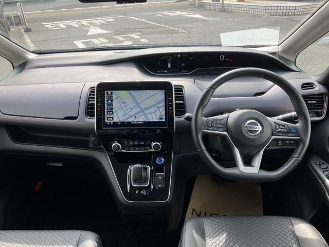 セレナ1.2 e-POWER ハイウェイスターV アーバンクロム