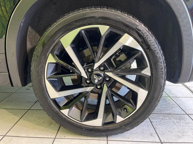 �y����20�C���`�A���~�z�C�[���z�O�ςɃ}�b�`���������A���~�z�C�[���𑕒����Ă���܂��B�e��ЊO�A���~�z�C�[����A�X�^�b�h���X�^�C�����戵�����Ă���܂��B���񂲑��k����������