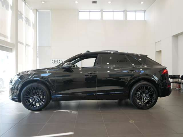 Q855 TFSI クワトロ Sライン 4WD