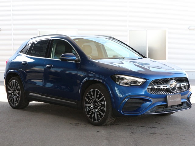 GLAクラスGLA200d 4マチック AMGラインパッケージ 4WD