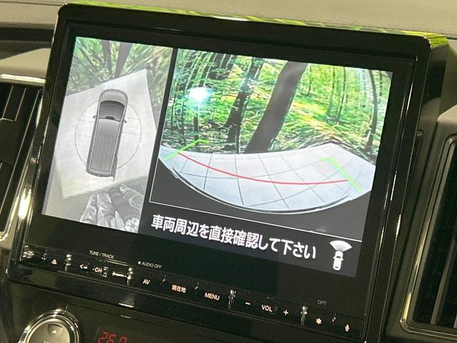 【マルチアラウンドモニター】専用のカメラにより、上から見下ろしたような視点で360度クルマの周囲を確認することができます☆死角部分も確認しやすく、狭い場所での切り返しや駐車もスムーズに行えます。
