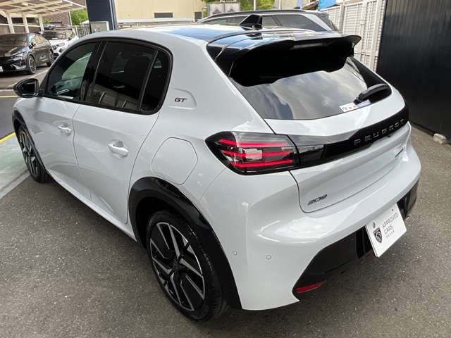 208GT ハイブリッド
