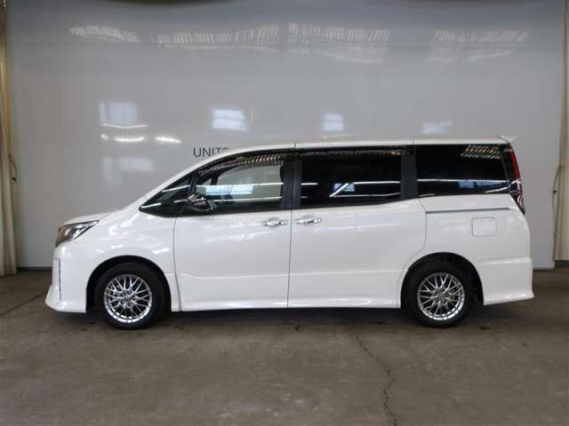 ノア1.8 ハイブリッド Si W×B II