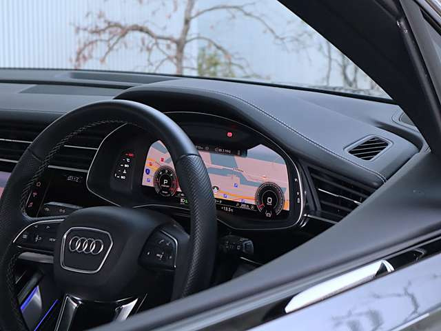 Q750 TDI クワトロ Sライン ディーゼル 4WD