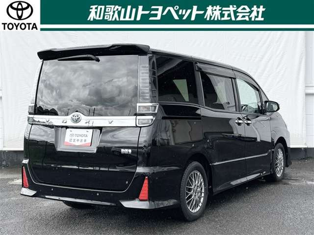 ヴォクシー1.8 ハイブリッド ZS 煌III