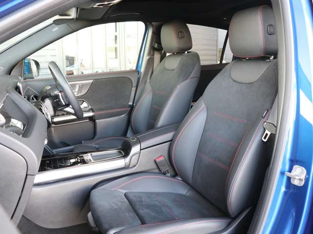 GLAクラスGLA200d 4マチック AMGラインパッケージ 4WD