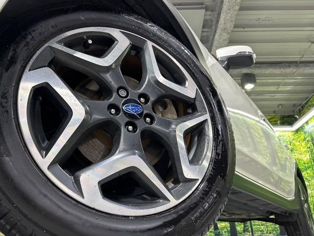 �y����18�C���`�A���~�z�C�[���z�O�ςɃ}�b�`���������A���~�z�C�[���𑕒����Ă���܂��B�e��ЊO�A���~�z�C�[����A�X�^�b�h���X�^�C�����戵�����Ă���܂��B���񂲑��k����������