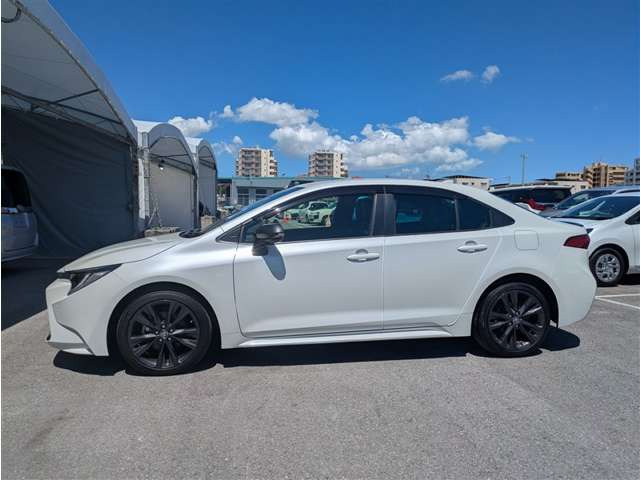 カローラ1.8 ハイブリッド W×B E-Four 4WD