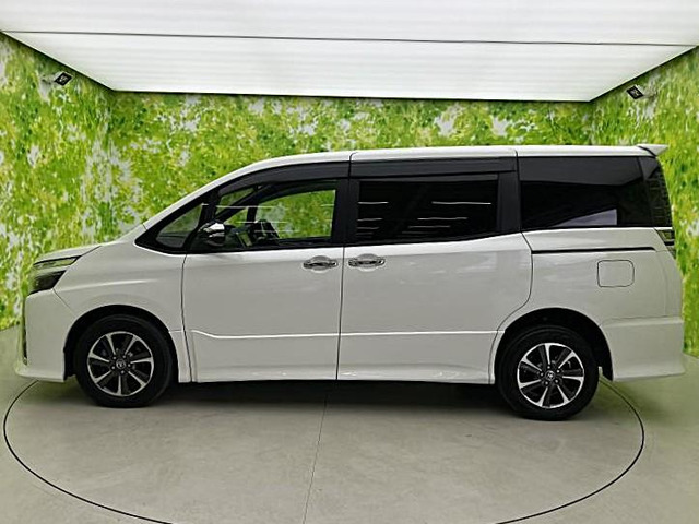 ヴォクシー2.0 ZS 煌II 4WD