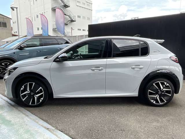 208GT ハイブリッド