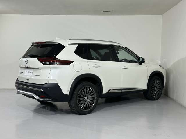 エクストレイル1.5 AUTECH アドバンスド パッケージ e-4ORCE 4WD