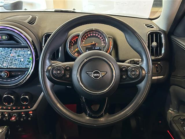 ミニクロスオーバークーパー SD オール4 4WD