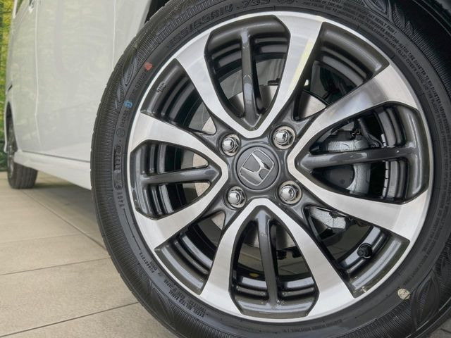 �y����14�C���`�A���~�z�C�[���z�O�ςɃ}�b�`���������A���~�z�C�[���𑕒����Ă���܂��B�e��ЊO�A���~�z�C�[����A�X�^�b�h���X�^�C�����戵�����Ă���܂��B���񂲑��k����������