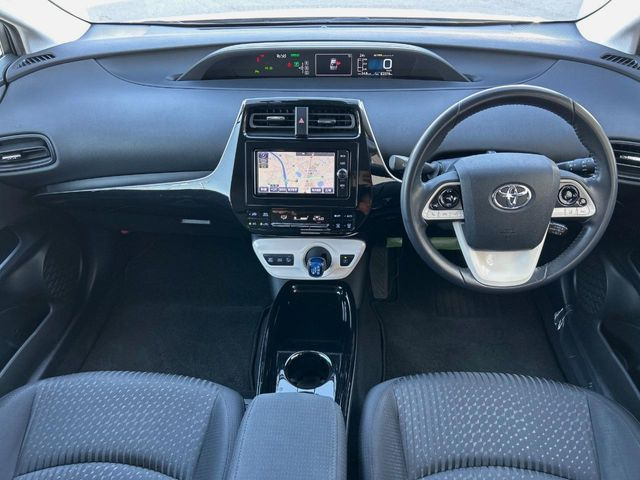プリウス1.8 S セーフティ プラス