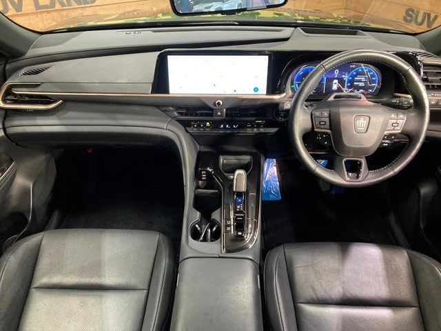 クラウンスポーツ2.5 Z E-Four 4WD