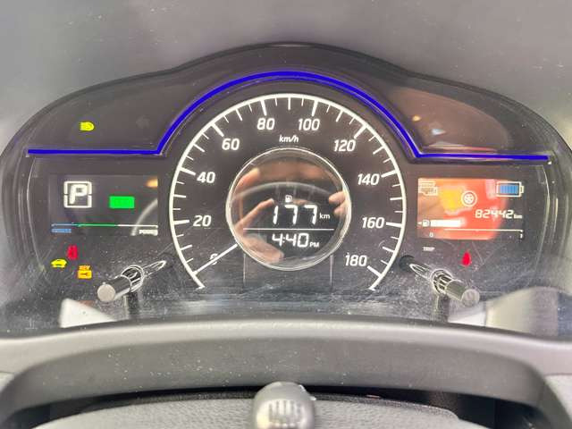 ノート1.2 e-POWER メダリスト FOUR 4WD