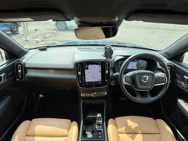 XC40T4 AWD インスクリプション 4WD