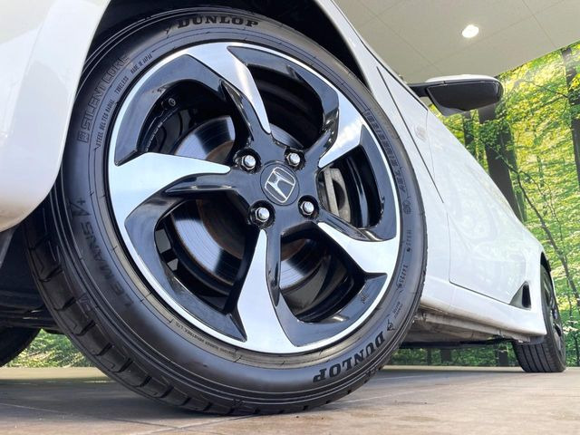 �y����16�C���`�A���~�z�C�[���z�O�ςɃ}�b�`���������A���~�z�C�[���𑕒����Ă���܂��B�e��ЊO�A���~�z�C�[����A�X�^�b�h���X�^�C�����戵�����Ă���܂��B���񂲑��k����������