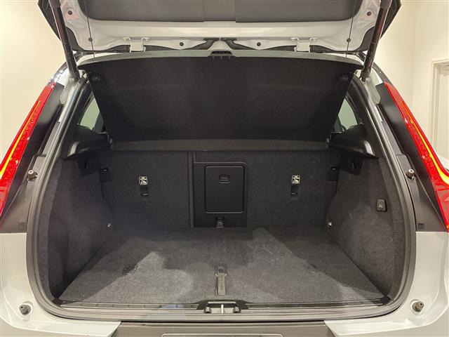 XC40B4 AWD Rデザイン 4WD